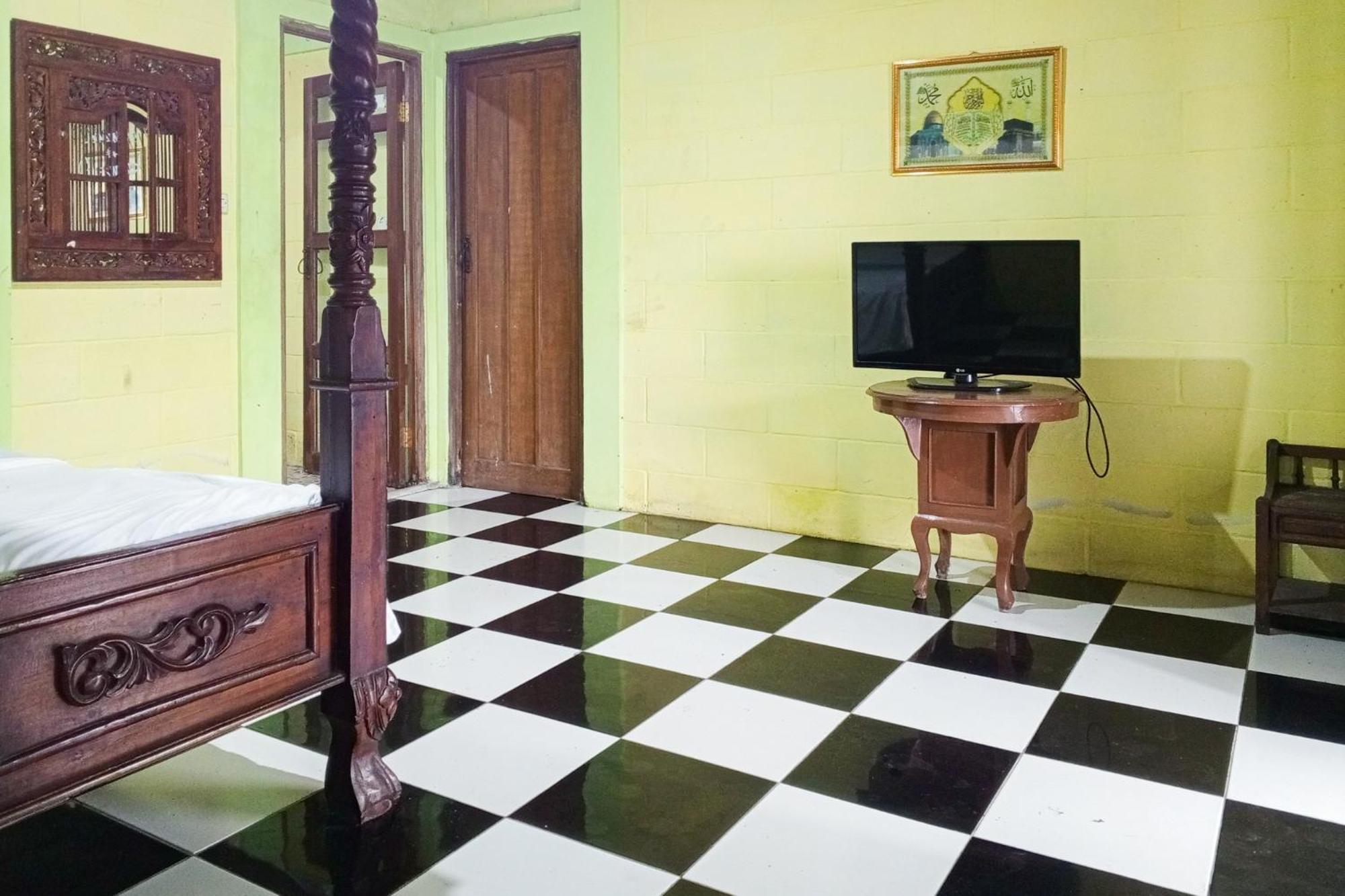 Villa Kampus Near Taman Safari Cisarua Puncak Redpartner Bogor Ngoại thất bức ảnh