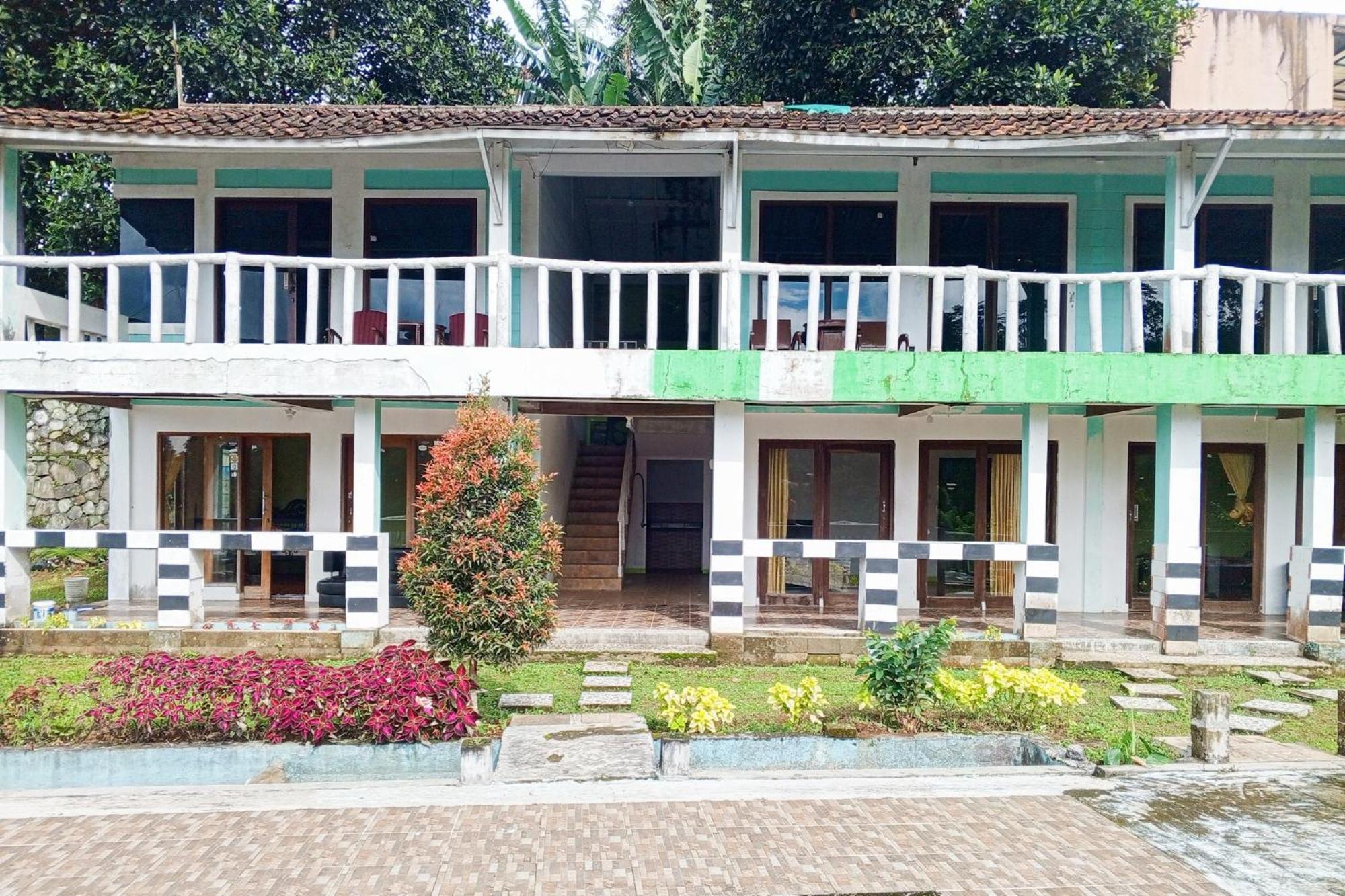 Villa Kampus Near Taman Safari Cisarua Puncak Redpartner Bogor Ngoại thất bức ảnh