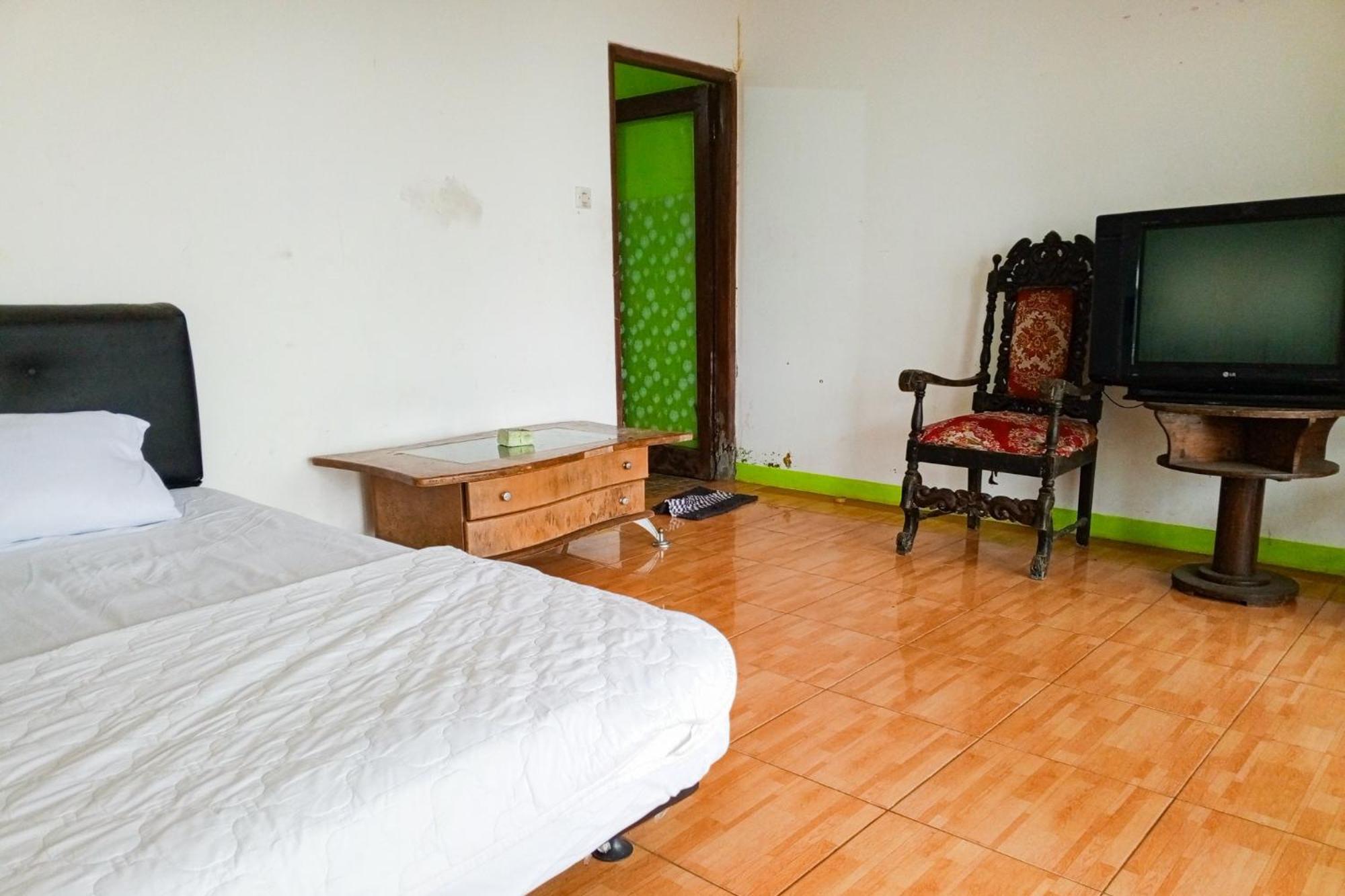 Villa Kampus Near Taman Safari Cisarua Puncak Redpartner Bogor Ngoại thất bức ảnh