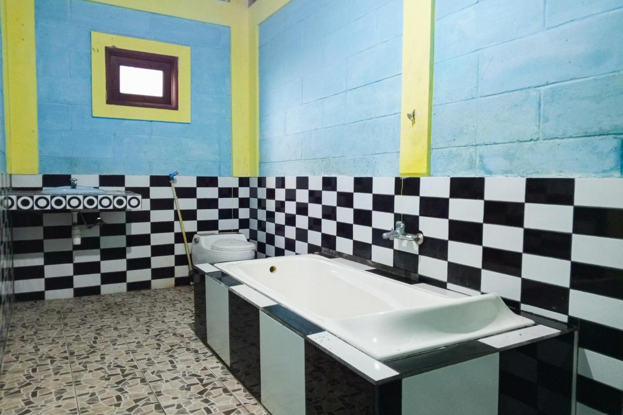 Villa Kampus Near Taman Safari Cisarua Puncak Redpartner Bogor Ngoại thất bức ảnh