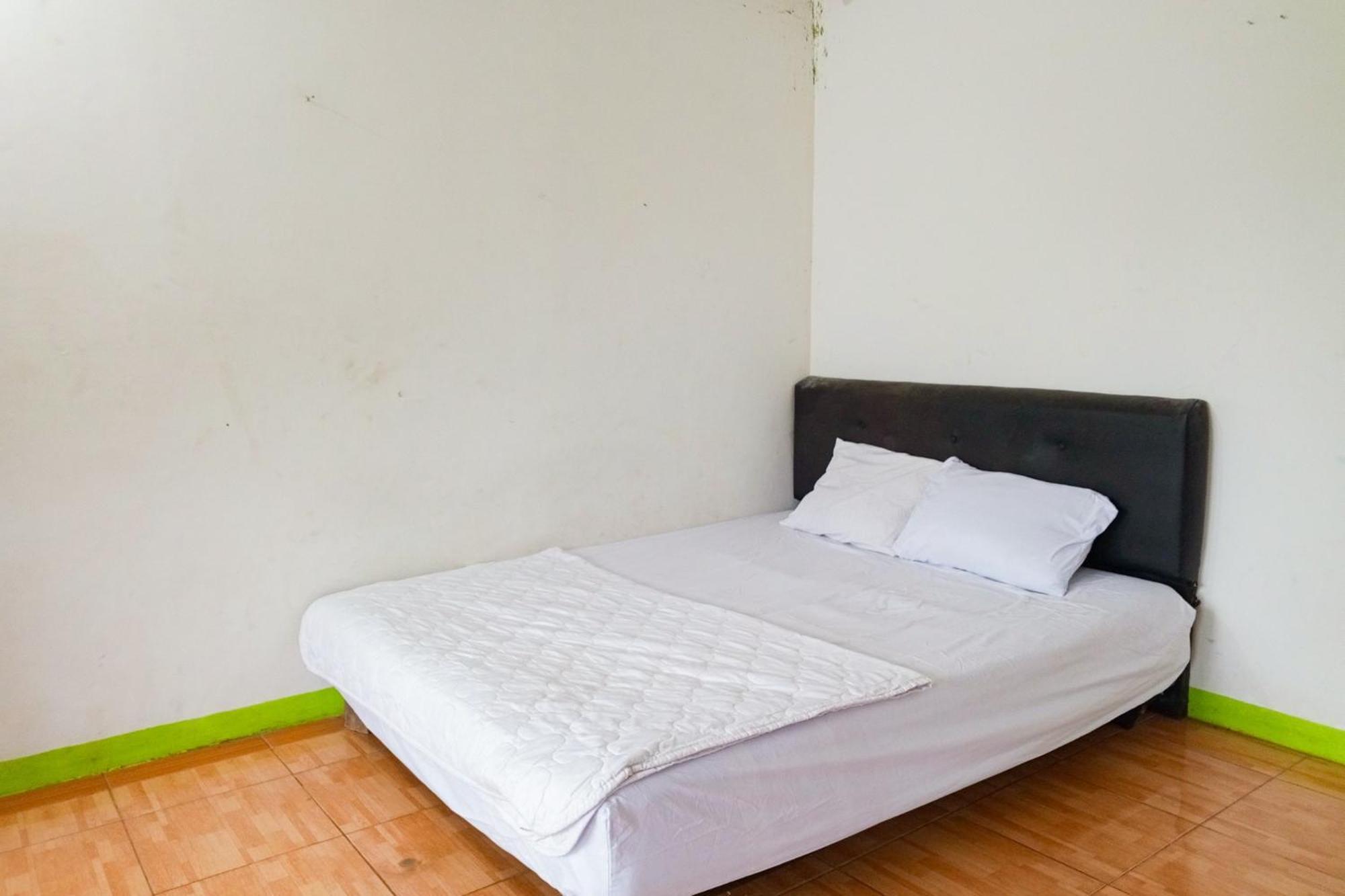 Villa Kampus Near Taman Safari Cisarua Puncak Redpartner Bogor Ngoại thất bức ảnh