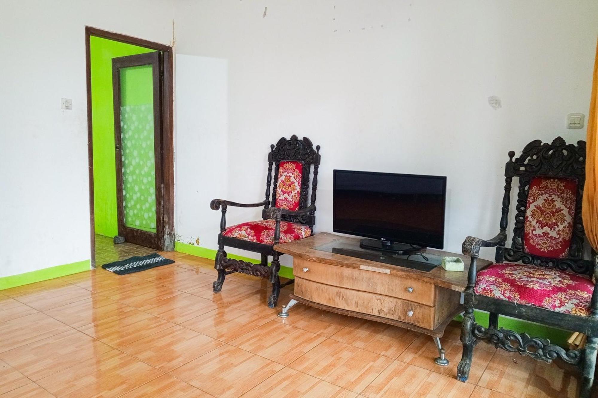 Villa Kampus Near Taman Safari Cisarua Puncak Redpartner Bogor Ngoại thất bức ảnh